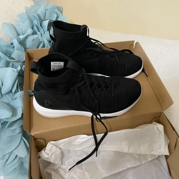 NEW Reebok Freestyle Motion Lo - Picture 3 of 4